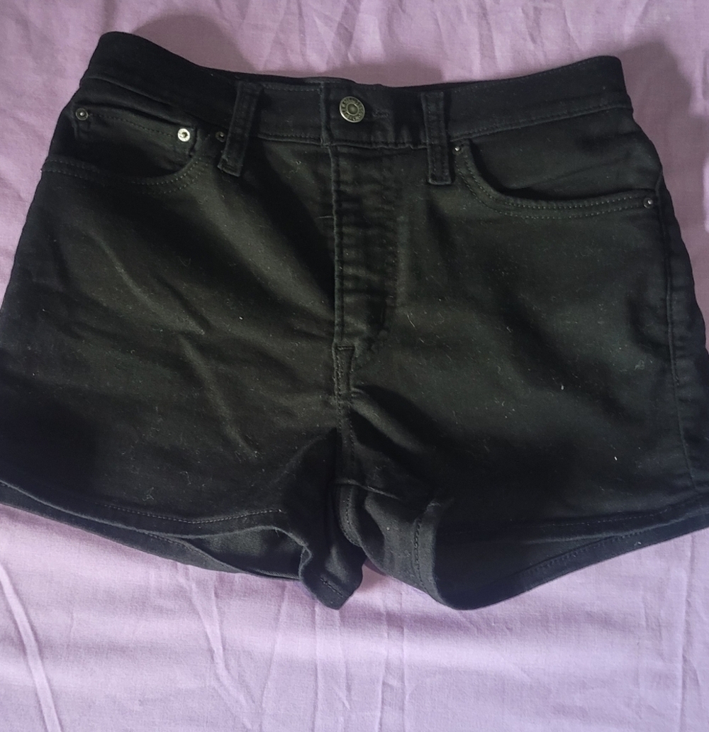 Levi Strauss And Co Black Denim Cute And Classic. Highrise. 2.5" Inseam